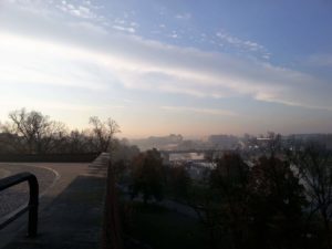 Jestem spokrewniona z Antygoną. Rozważam jaką drogę wybrać. w Krakowie, na Wawelu.