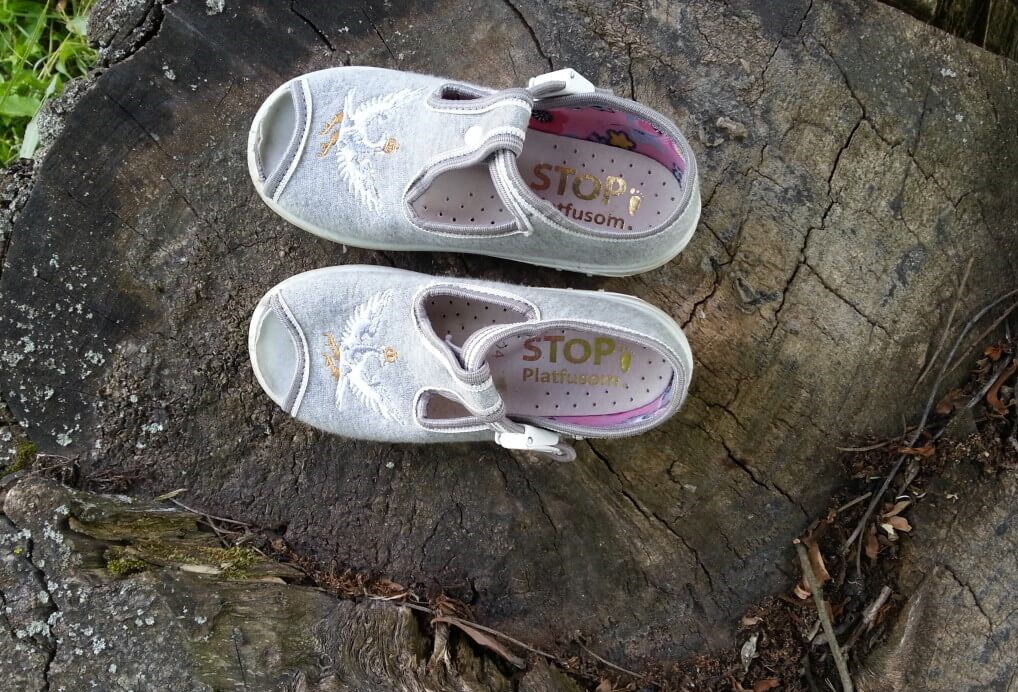 Kapcie, sandały polskiej firmy Slippers Family.